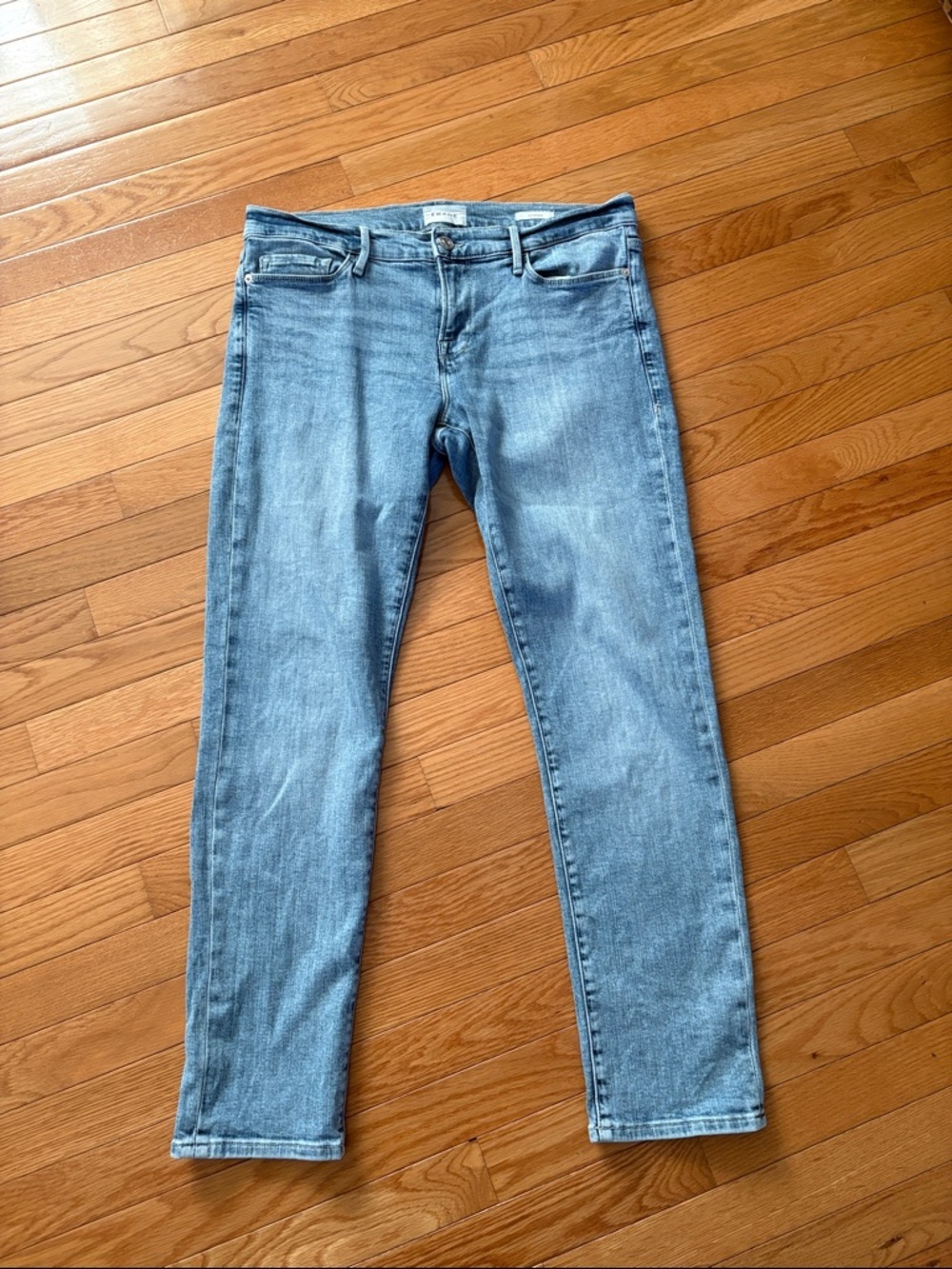 Frame Denim Straight Leg Jeans in Faded Light Blue